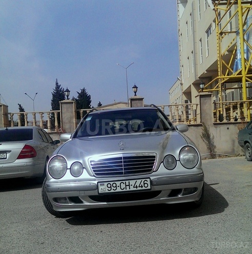 Mercedes E 220 2002, 205,000 km - 2.2 l - Bakı