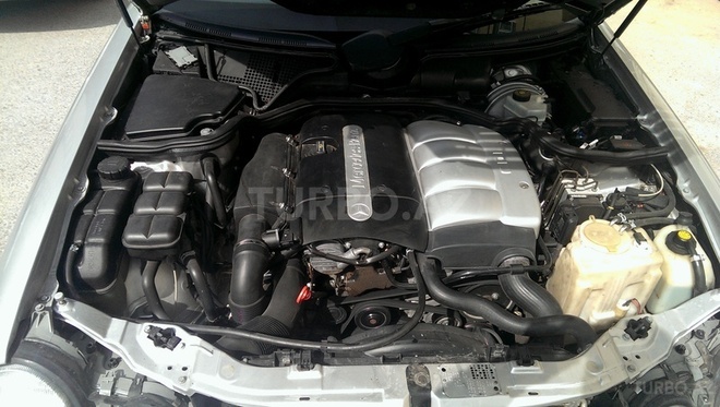 Mercedes E 220 2002, 205,000 km - 2.2 l - Bakı