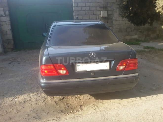 Mercedes  1998, 110,000 km - 2.0 l - Bakı