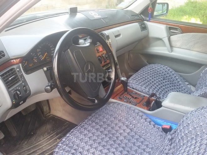 Mercedes  1998, 110,000 km - 2.0 l - Bakı