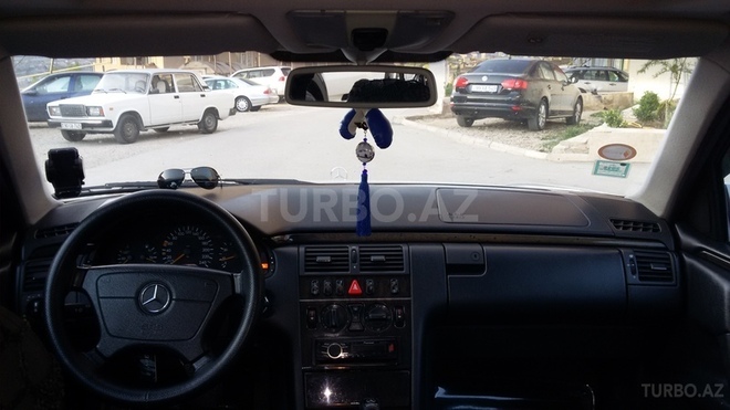 Mercedes E 240 1999, 210,000 km - 2.4 л - Bakı