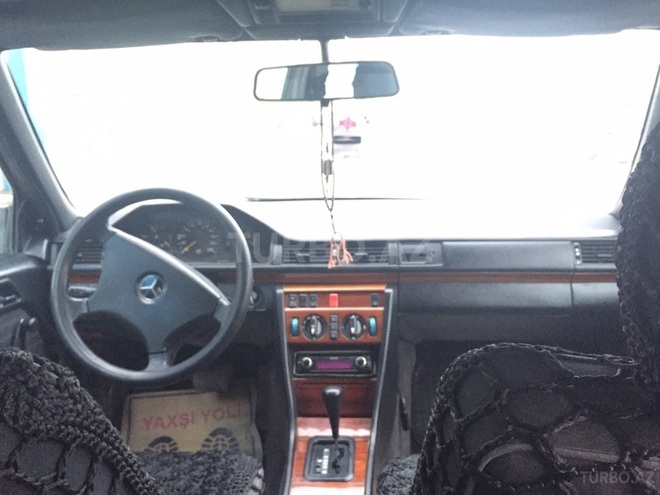 Mercedes E 200 1991, 280,000 km - 2.0 л - Bakı