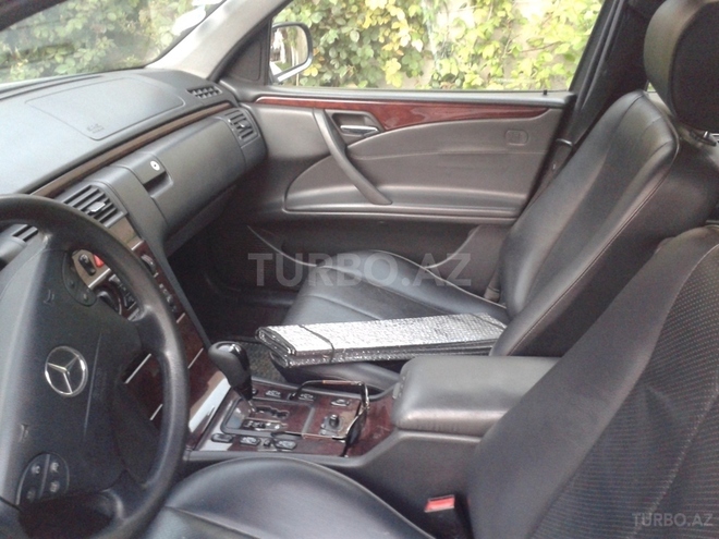 Mercedes E 220 2000, 229,000 km - 2.2 l - Bakı