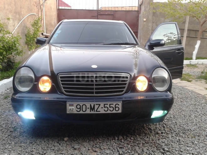 Mercedes E 220 2000, 229,000 km - 2.2 l - Bakı