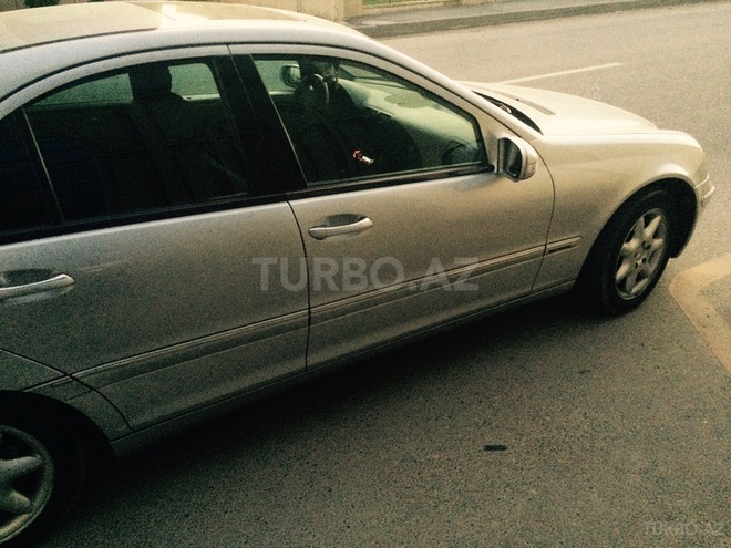 Mercedes C 200 2001, 150,000 km - 0.2 l - Bakı