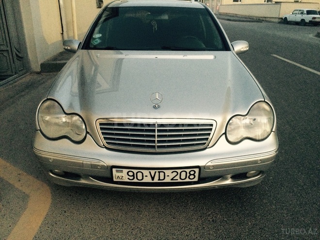 Mercedes C 200 2001, 150,000 km - 0.2 l - Bakı