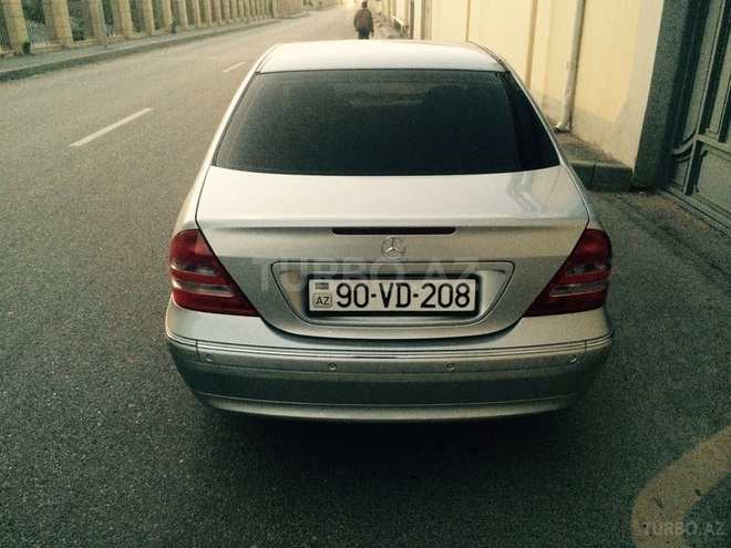 Mercedes C 200 2001, 150,000 km - 0.2 l - Bakı