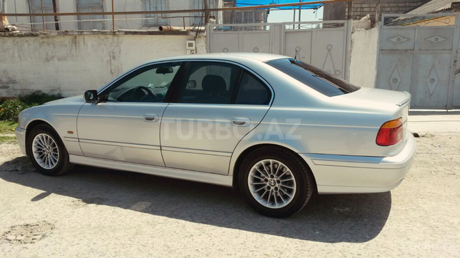 BMW 525 2002, 135,000 km - 2.5 l - Bakı