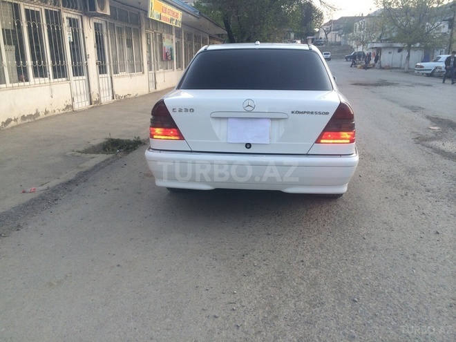 Mercedes C 230 1999, 175,000 km - 2.3 l - Bakı