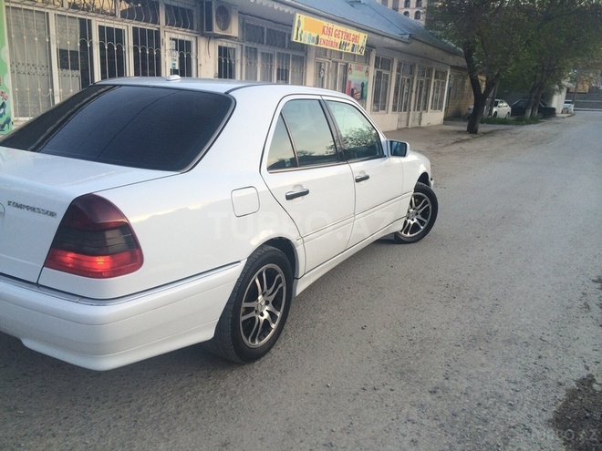 Mercedes C 230 1999, 175,000 km - 2.3 l - Bakı