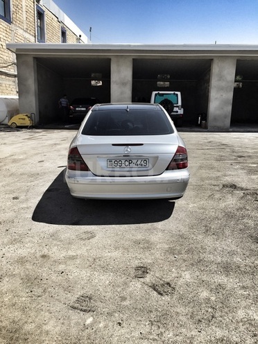 Mercedes E 270 2002, 240,000 km - 2.7 l - Bakı