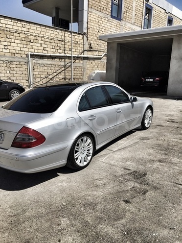 Mercedes E 270 2002, 240,000 km - 2.7 l - Bakı