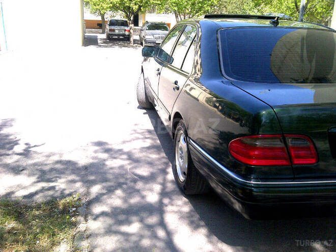 Mercedes E 230 1996, 335,000 km - 2.3 l - Bakı