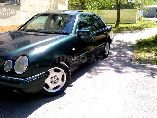 Mercedes E 230 1996, 335,000 km - 2.3 l - Bakı