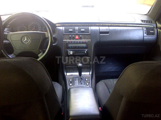 Mercedes E 230 1996, 335,000 km - 2.3 l - Bakı
