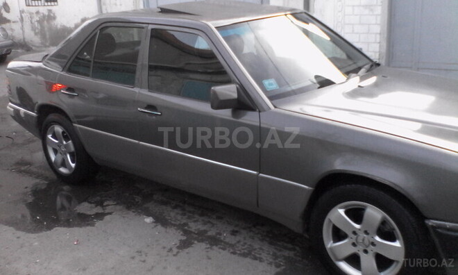 Mercedes E 200 1993, 400,000 km - 0.2 l - Bakı
