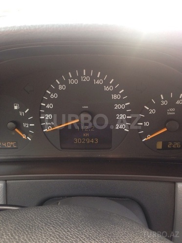 Mercedes E 240 1999, 300,000 km - 2.4 l - Bakı