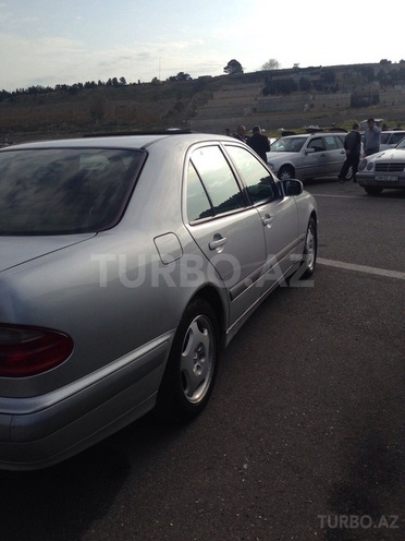 Mercedes E 240 1999, 300,000 km - 2.4 l - Bakı