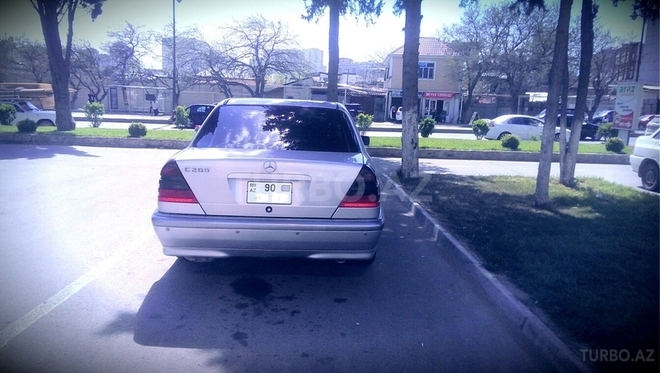 Mercedes C 200 1997, 270,000 km - 2.0 l - Bakı