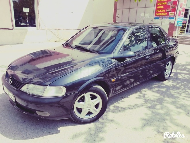Opel Vectra 1996, 290,000 km - 1.8 l - Bakı