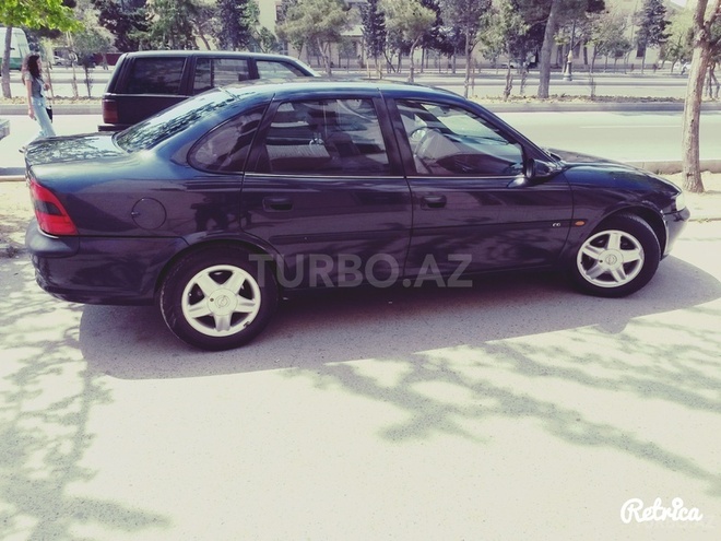 Opel Vectra 1996, 290,000 km - 1.8 l - Bakı