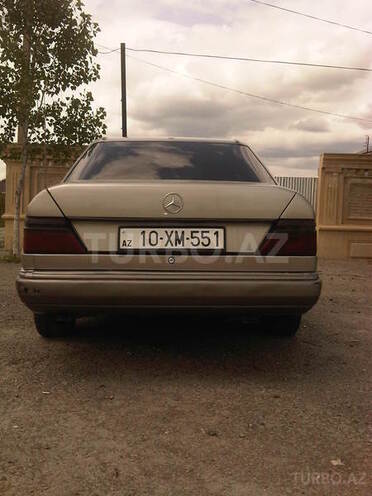 Mercedes E 250 1992, 500,000 km - 2.5 л - Bakı