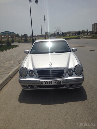 Mercedes E 270 2001, 201,000 km - 2.7 l - Bakı