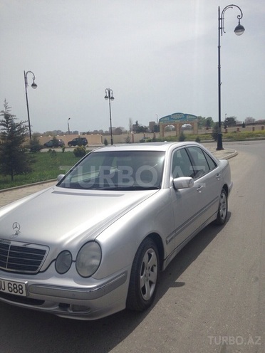 Mercedes E 270 2001, 201,000 km - 2.7 l - Bakı