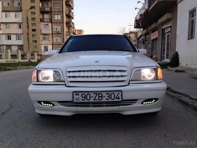 Mercedes C 220 1999, 210,000 km - 2.2 l - Bakı