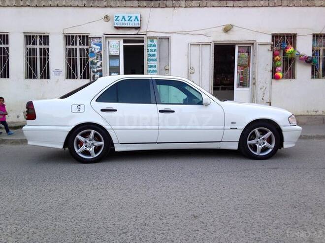 Mercedes C 220 1999, 210,000 km - 2.2 l - Bakı