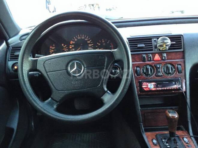 Mercedes C 220 1999, 210,000 km - 2.2 l - Bakı