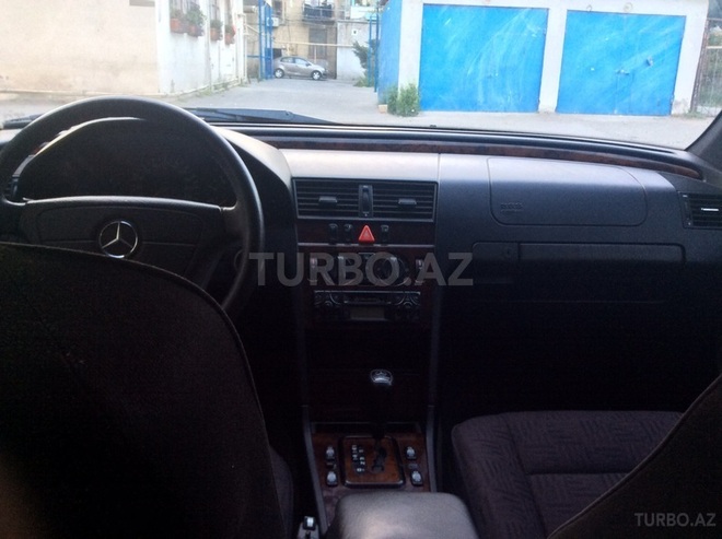 Mercedes C 200 1999, 173,000 km - 2.0 l - Bakı