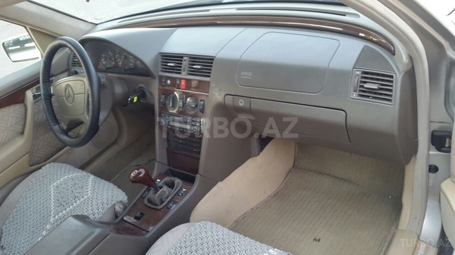Mercedes C 220 1994, 240,000 km - 2.2 l - Bakı