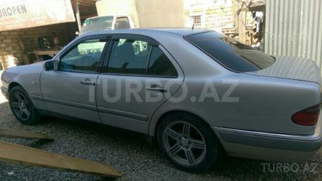 Mercedes E 230 1997, 230,000 km - 2.3 l - Bakı