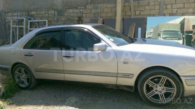 Mercedes E 230 1997, 230,000 km - 2.3 l - Bakı