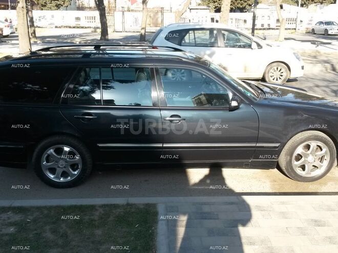 Mercedes E 260 2000, 235,000 km - 2.6 l - Bakı