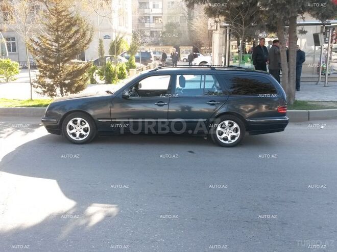 Mercedes E 260 2000, 235,000 km - 2.6 l - Bakı