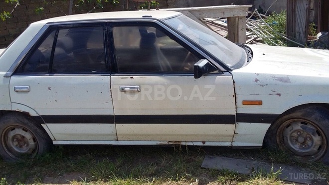 Nissan  1987, 200,000 km - 1.8 l - Bakı