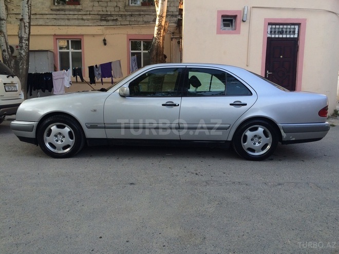 Mercedes E 280 1996, 2,100,000 km - 2.8 л - Bakı