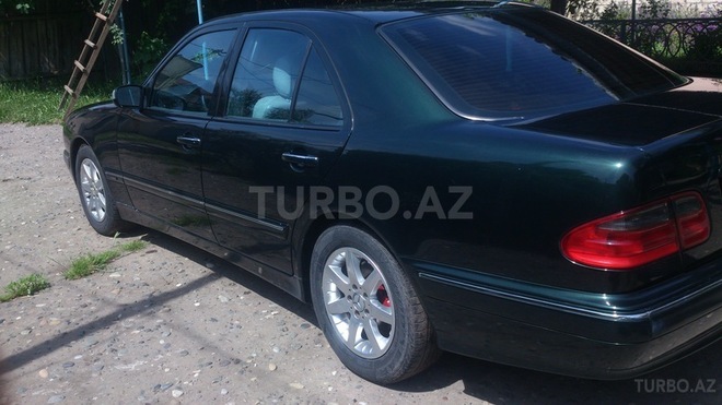 Mercedes E 200 2000, 209,300 km - 2.0 l - Bakı