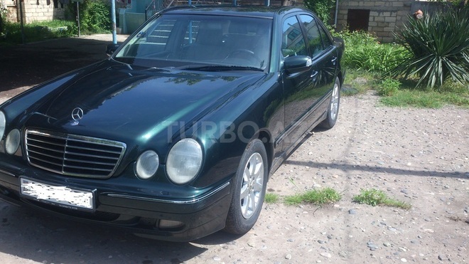 Mercedes E 200 2000, 209,300 km - 2.0 l - Bakı