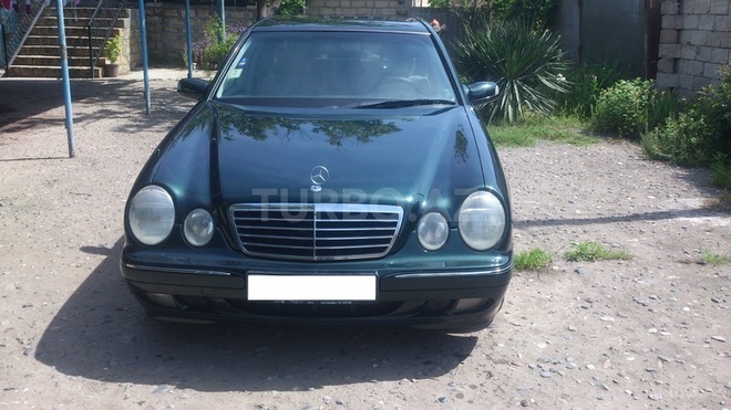 Mercedes E 200 2000, 209,300 km - 2.0 l - Bakı