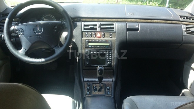 Mercedes E 200 2000, 209,300 km - 2.0 l - Bakı