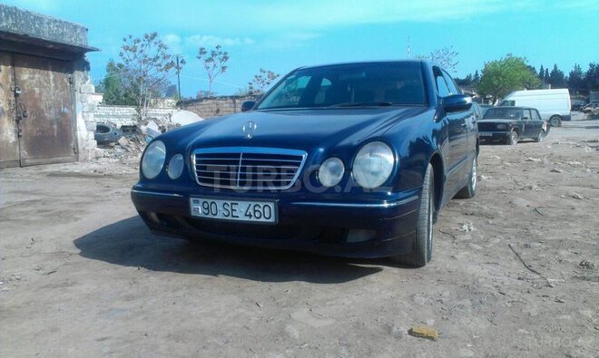 Mercedes E 220 2001, 234,000 km - 2.2 l - Bakı