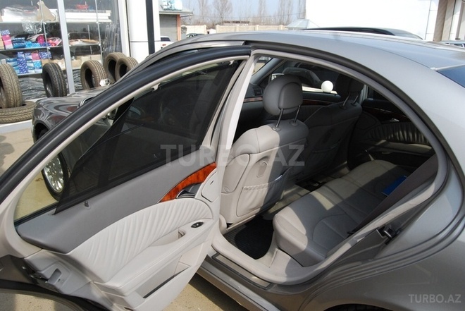 Mercedes E 240 2003, 159,500 km - 2.6 l - Bakı