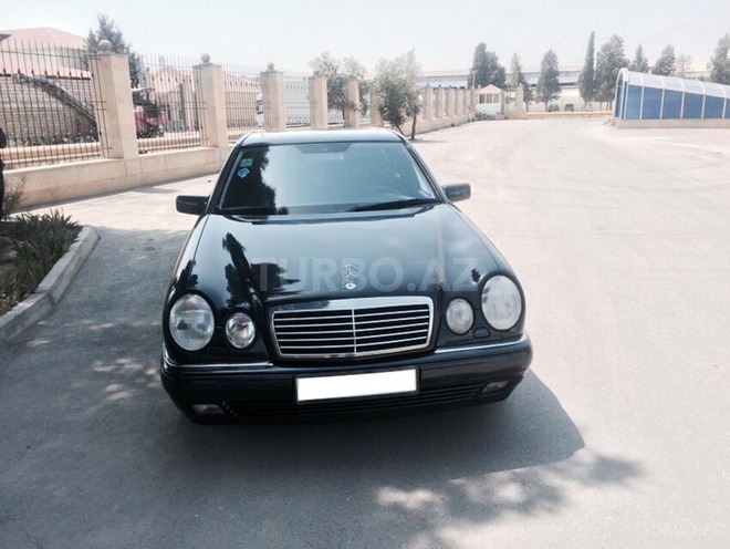 Mercedes E 240 1997, 133,487 km - 2.4 l - Bakı
