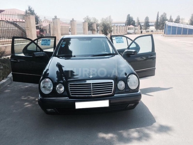 Mercedes E 240 1997, 133,487 km - 2.4 l - Bakı