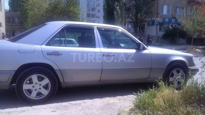 Mercedes E 200 1994, 445,000 km - 2.0 l - Bakı