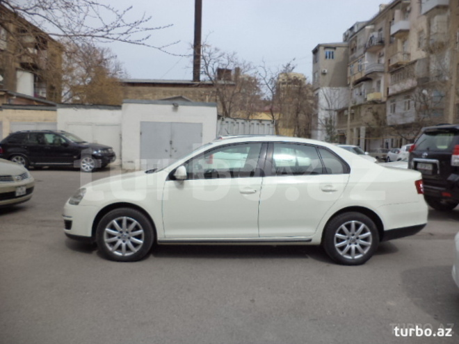 Volkswagen Jetta 2009, 83,000 km - 1.6 l - Bakı