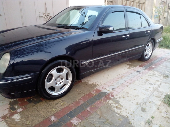 Mercedes E 220 2000, 187,000 km - 2.2 l - Bakı